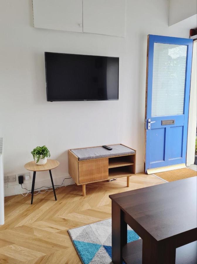 Penlea 1-Bed Flat With Harbour View In Tarbert Apartment Tarbert  Exterior photo